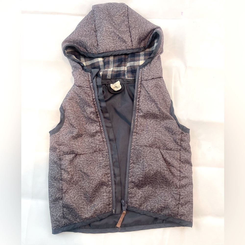 18 mos boys zip up hooded vest